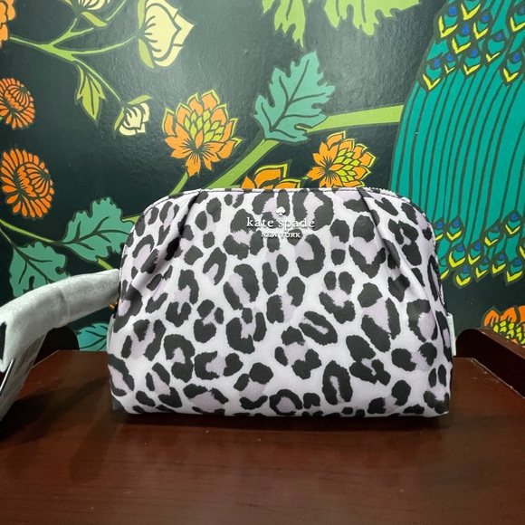NWT Kate Spade Chelsea Spotted Leopard Cosmetic Pouch - Picture 3 of 7